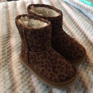 EUC Old Navy Leopard Boots